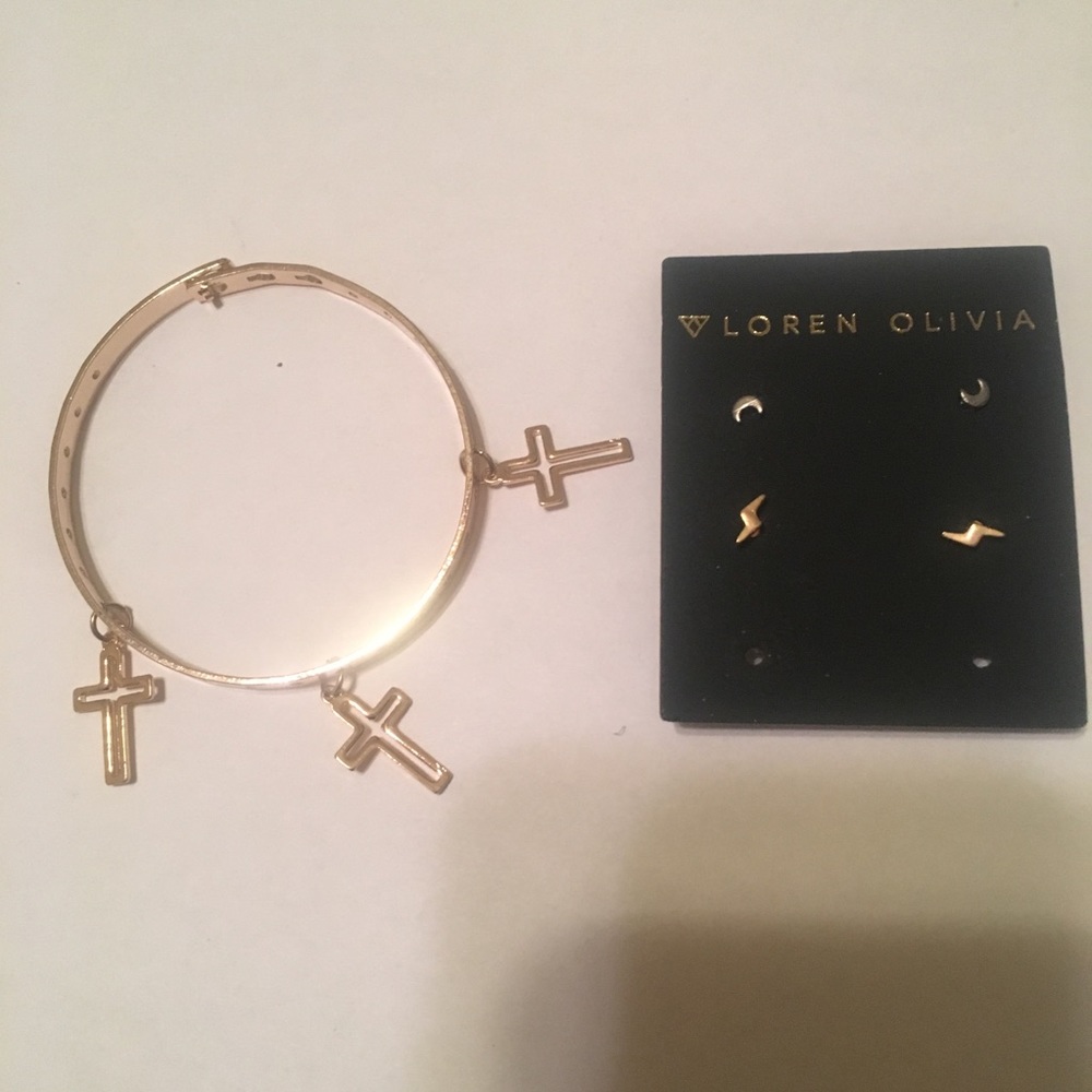 Bracelet with 3 crosses and 2 pairs of earrings